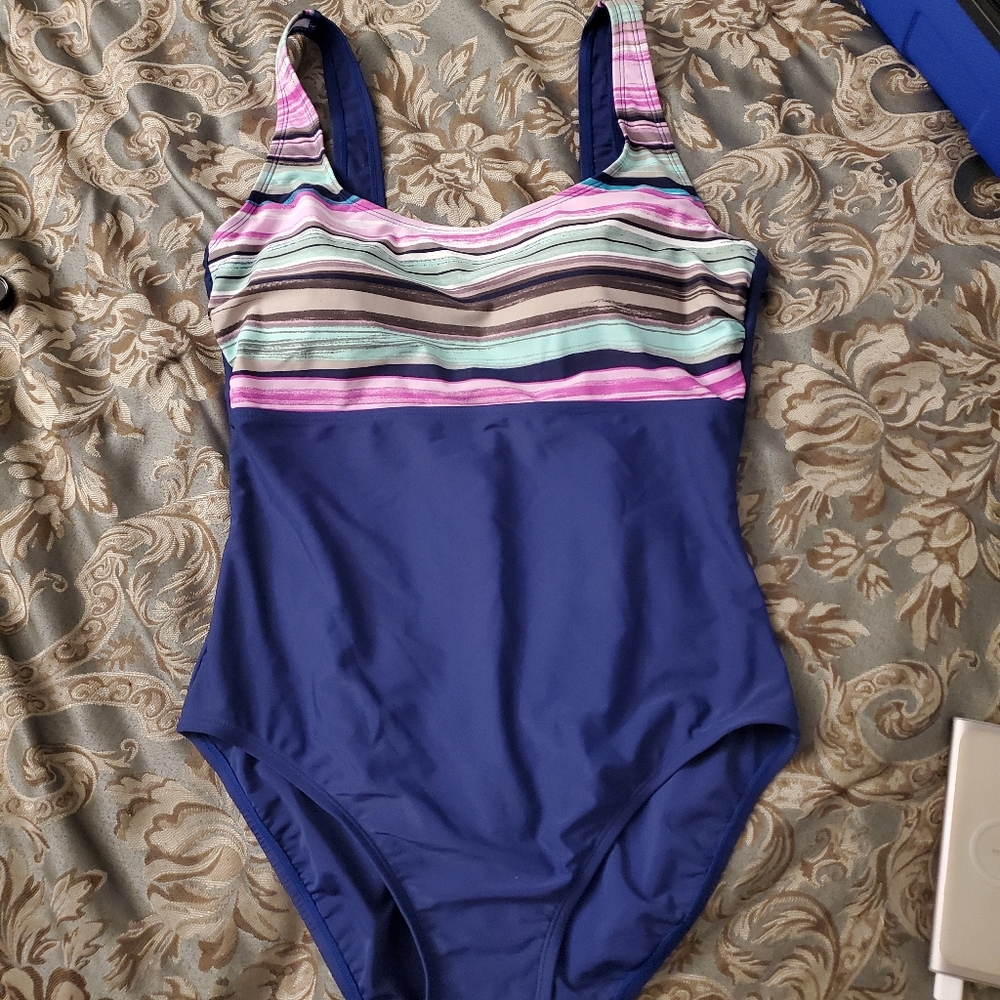 Nwt Zelos swimsuit - Picture 4 of 7